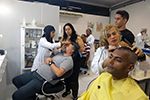 Curso de Estética e Cosmética cuida dos pais da instituição