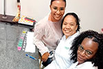 Estudantes de Enfermagem realizam experimento com repolho roxo revela a magia da Química no UNICEUSA-FACSAL