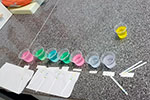 Estudantes de Enfermagem realizam experimento com repolho roxo revela a magia da Química no UNICEUSA-FACSAL